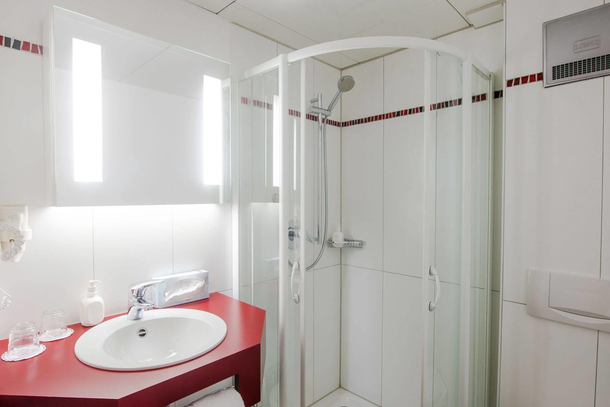 Hotel Gasthof Zum Roessle Altenstadt  Bagian luar foto