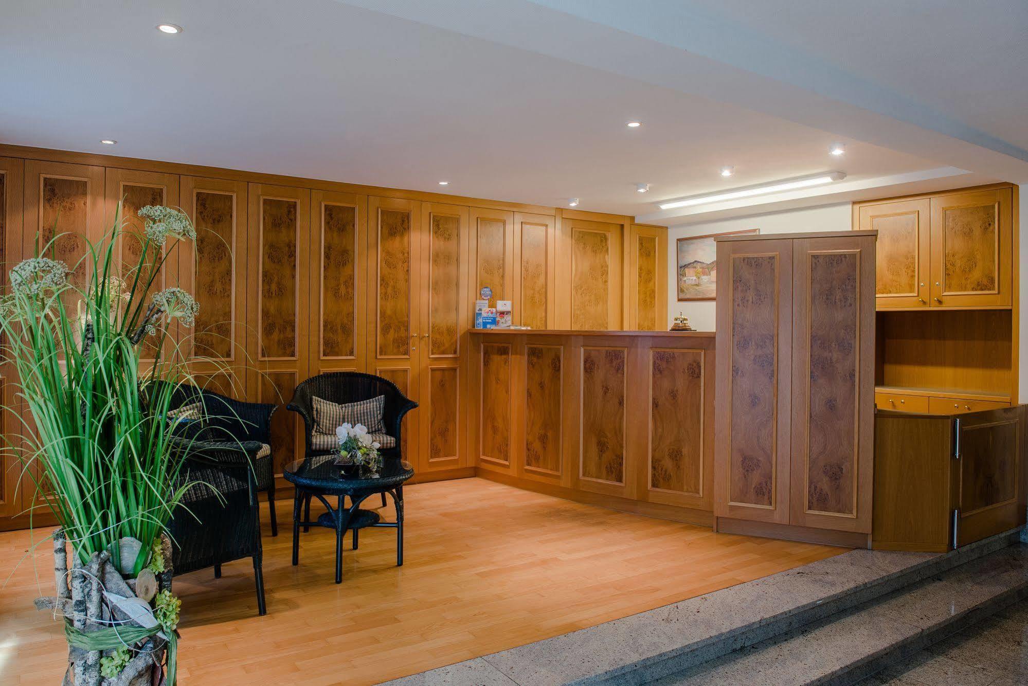 Hotel Gasthof Zum Roessle Altenstadt  Bagian luar foto